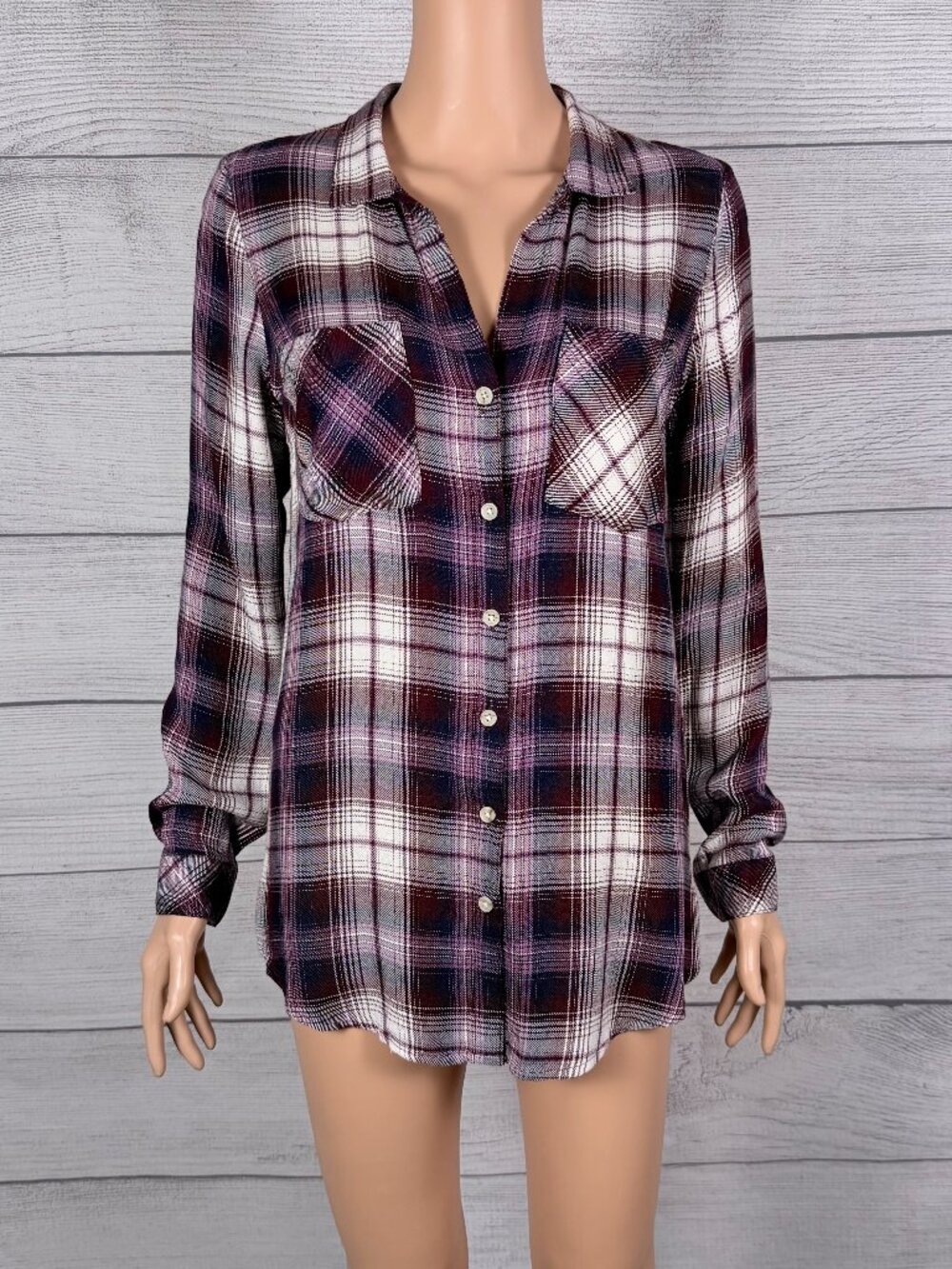 💜🤍 Francesca's Harper Plaid Long Sleeve Button-Up Top Size S